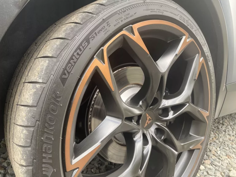 Conoscere i pneumatici estivi di Hankook: i modelli Ventus, Kinergy e ION