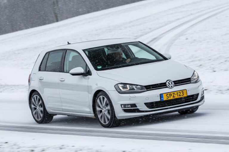 Test degli pneumatici invernali di Auto Express 2025 (225/45 R17)