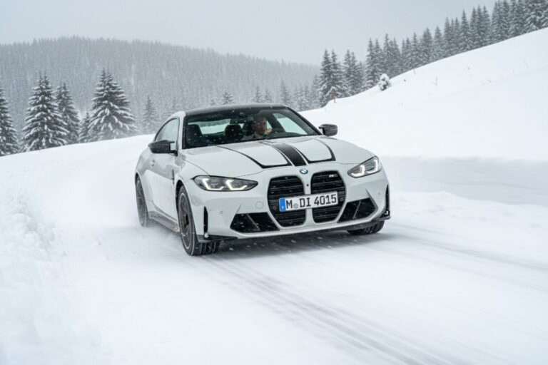 SportAuto ha testato pneumatici invernali su una BMW M4 a trazione posteriore in condizioni invernali reali: i migliori pneumatici nella misura 275/35 R19